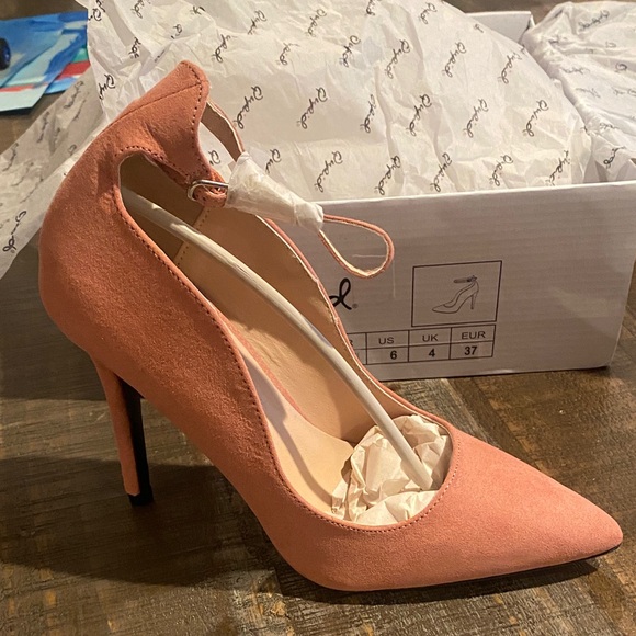 Qupid Peach Women's Heels - Picture 3 of 4